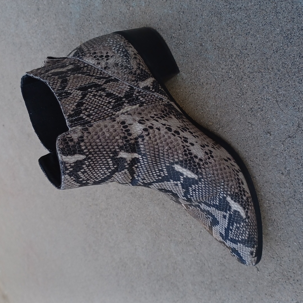 nordstrom Bootie 7.5  reptile pattern western chelsea boho Festival Boot